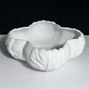 Vintage VAN BRIGGLE Acanthus Leaf CENTERPIECE BOWL / 8.5 Inches / SMALL SCUFFS